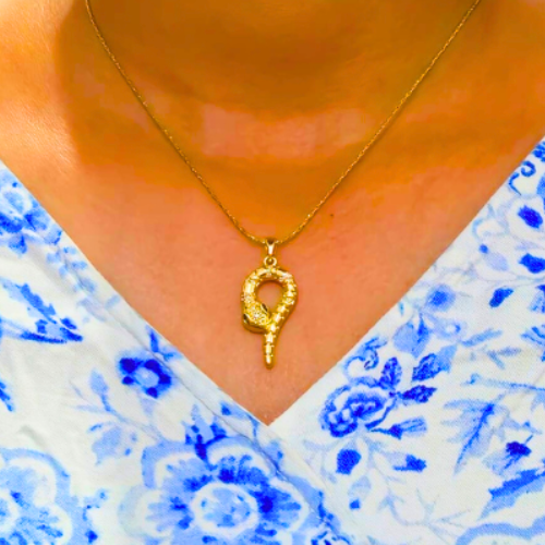 Serpent Shine Pendant – Symbol of Power & Mystery