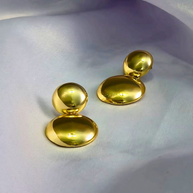 Luminous Pebble Drop Earrings — Sculptural Gold Elegance