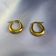 Glow Teardrop Sculpted Hoop Earrings — Luxe Golden Finish