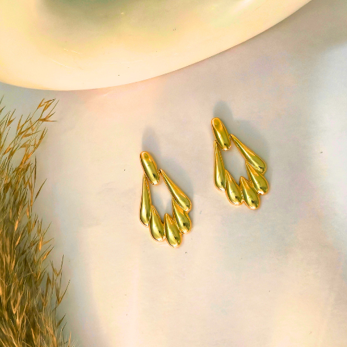 Radiant Teardrop Cascade Earrings – Bold Gold Statement